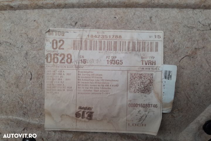 Fata / Tapiterie usa spate dreapta 1K0947419A 1K0947419A Volkswagen V - 3