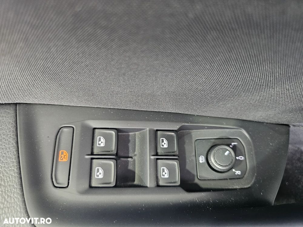 Volkswagen Passat 1.5 TSI ACT DSG Comfortline - 5