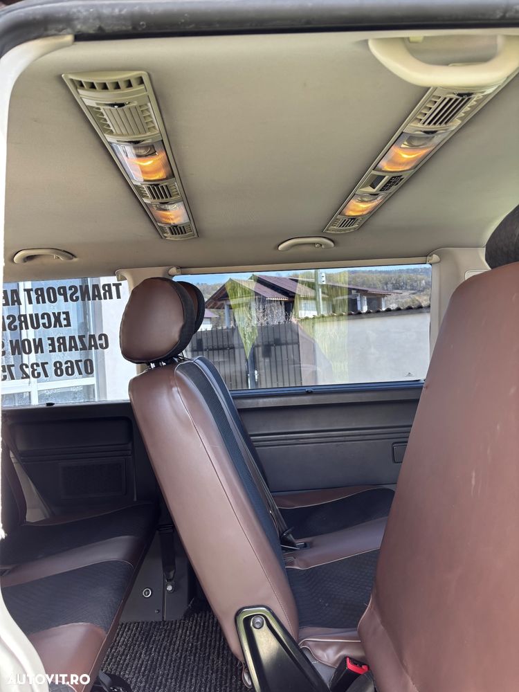 Volkswagen Caravelle - 5