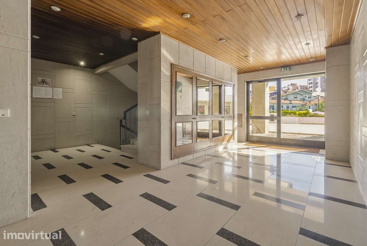 Exclusivo Apartamento T5 com 200 m²  Centro de Mafamude, V.N. Gaia - Grande imagem: 2/32