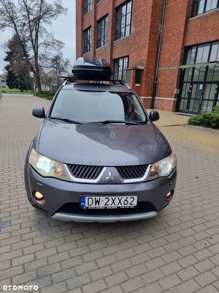 Mitsubishi Outlander - 3