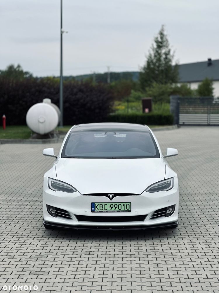Tesla Model S - 10