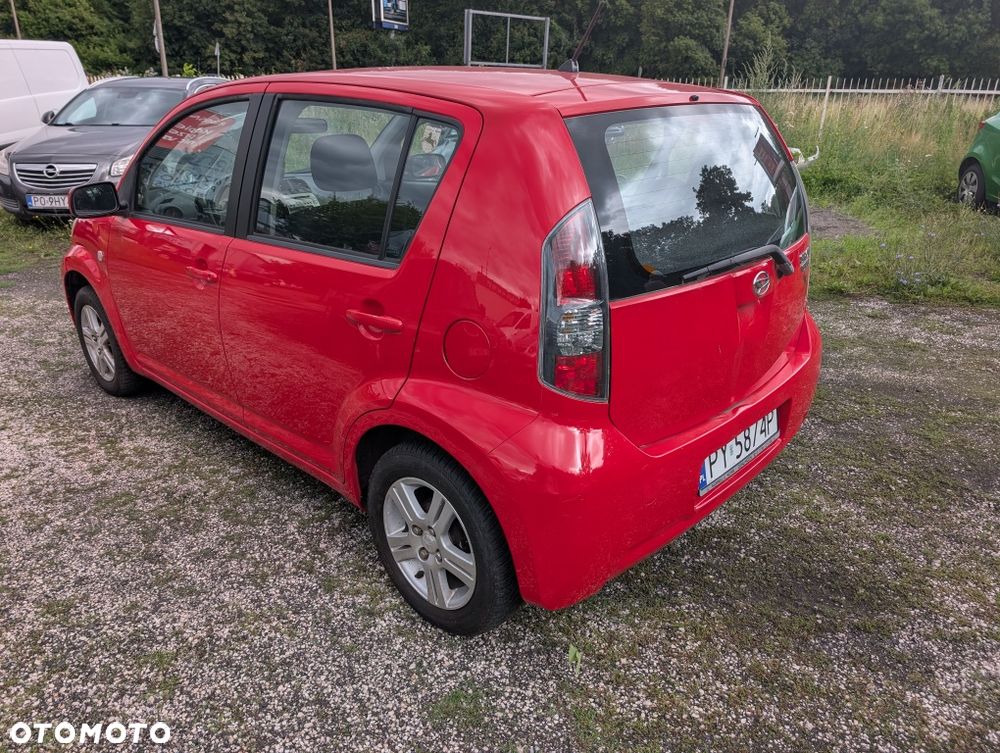 Daihatsu Sirion - 4