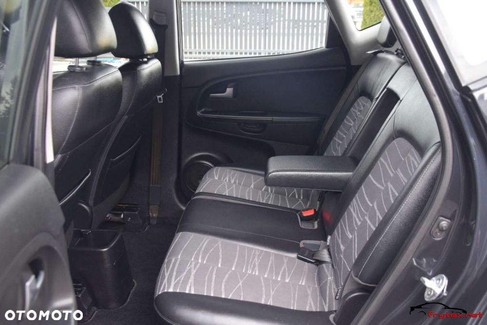 Kia Venga - 18