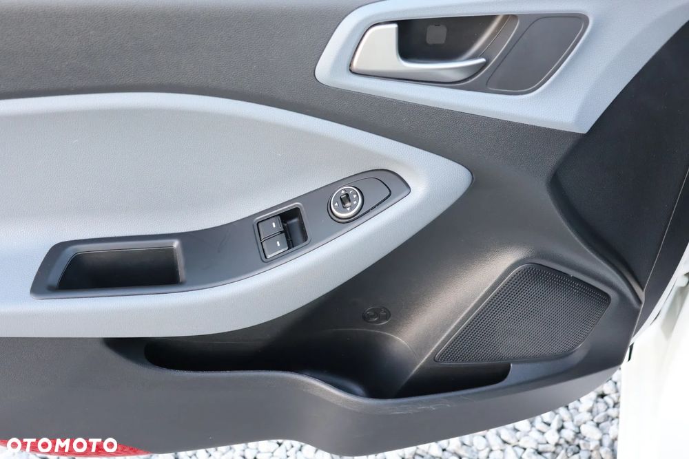 Hyundai i20 1.2 Pure - 18