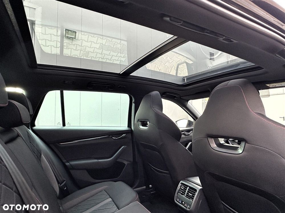 Skoda Octavia 2.0 TDI RS DSG - 32