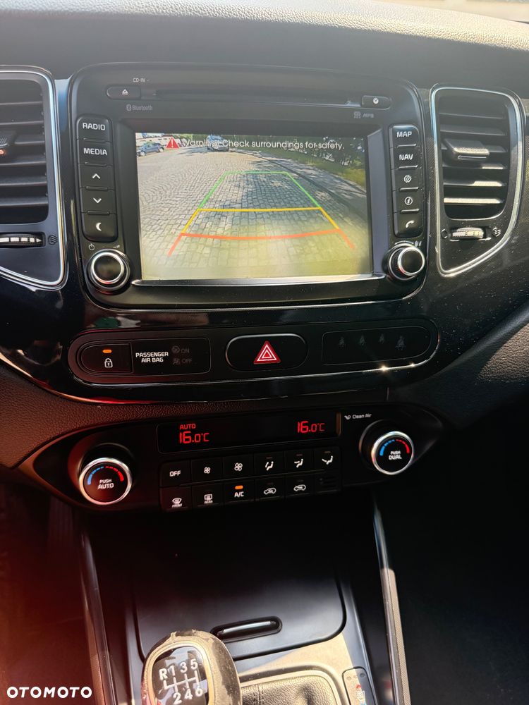 Kia Carens - 12