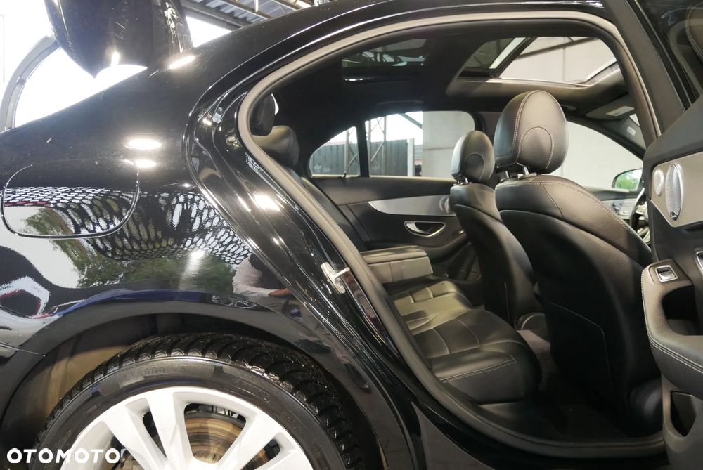 Mercedes-Benz Klasa C 300 7G-TRONIC - 11