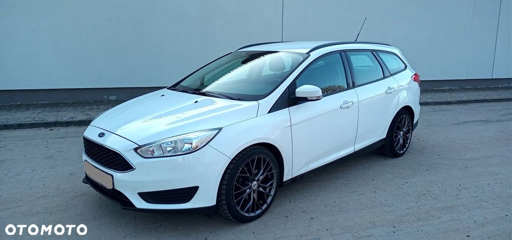 Ford Focus 2015 photo 2
