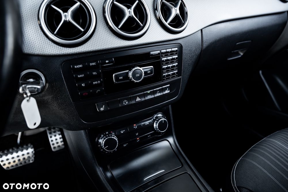 Mercedes-Benz Klasa B 180 7G-DCT - 33
