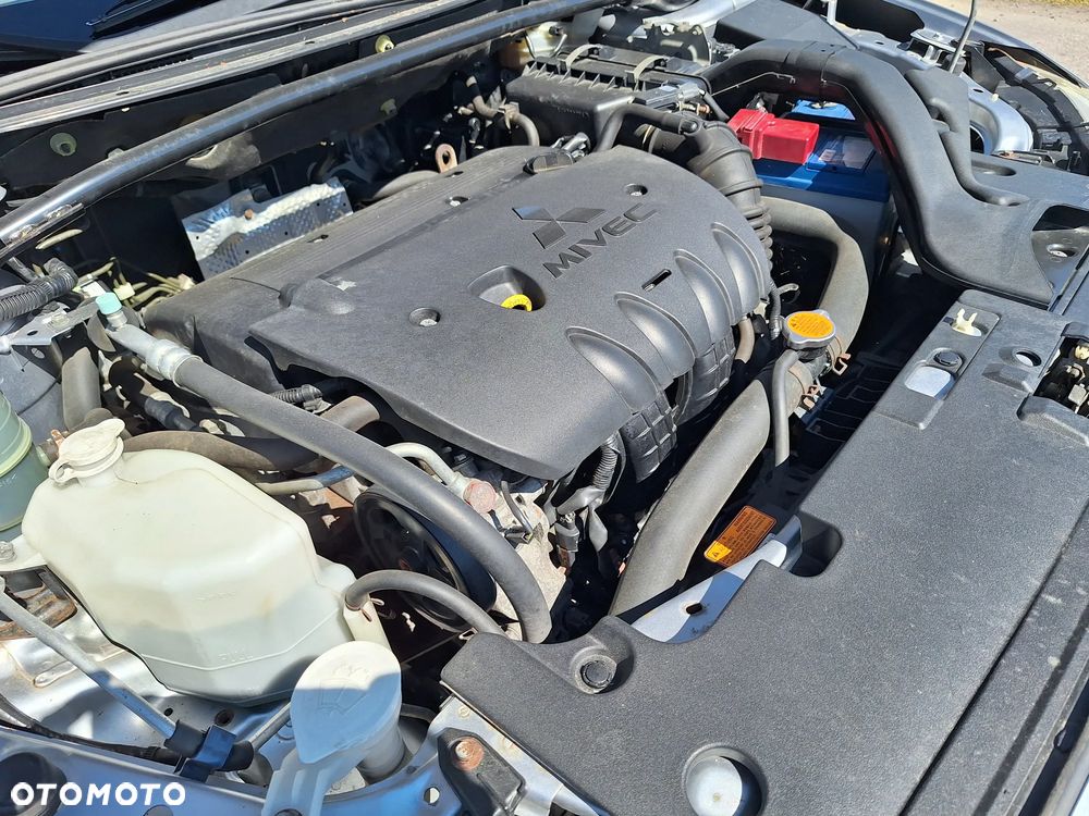 Mitsubishi Lancer 1.8 Intense - 10