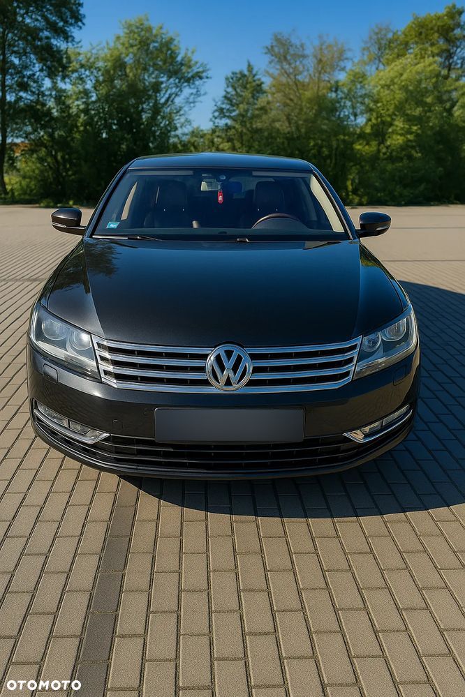 Volkswagen Phaeton - 1