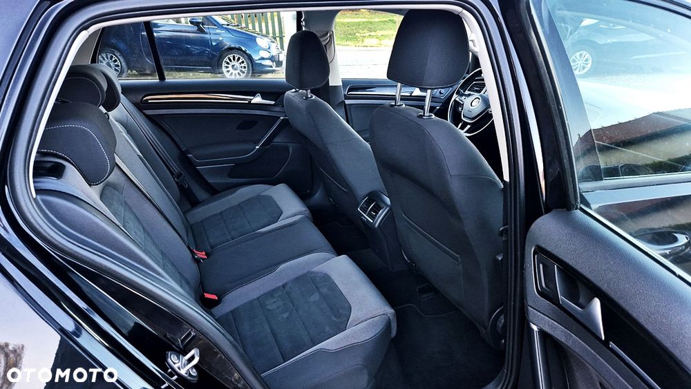 Volkswagen Golf - 35
