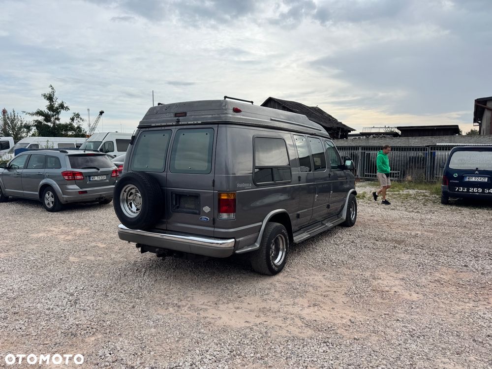 Ford Econoline - 6
