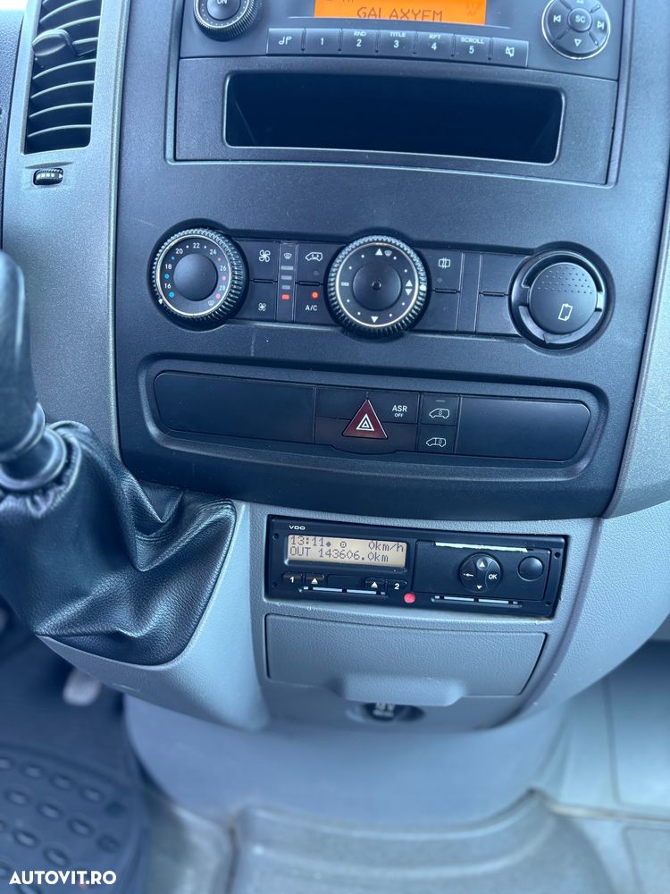 Mercedes-Benz Sprinter - 12