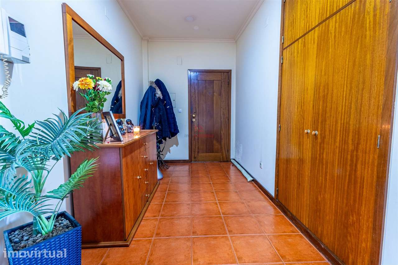 Apartamento T2 transformado em T3 em Vila das Aves, Santo Tirso - Grande imagem: 3/27