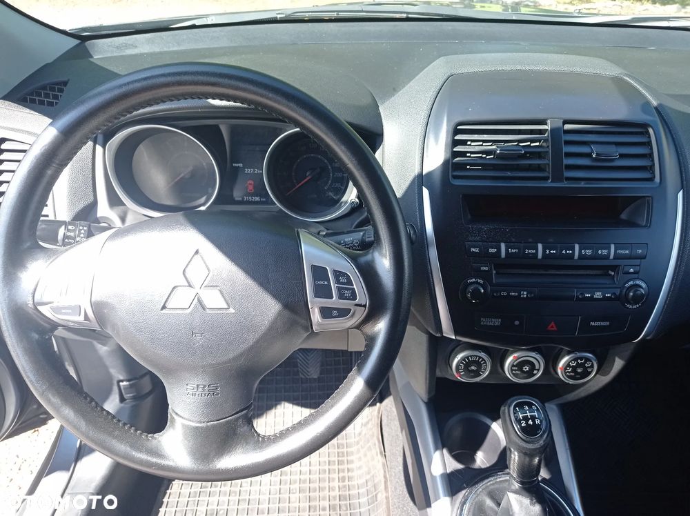 Mitsubishi ASX 1.6 Inform - 13