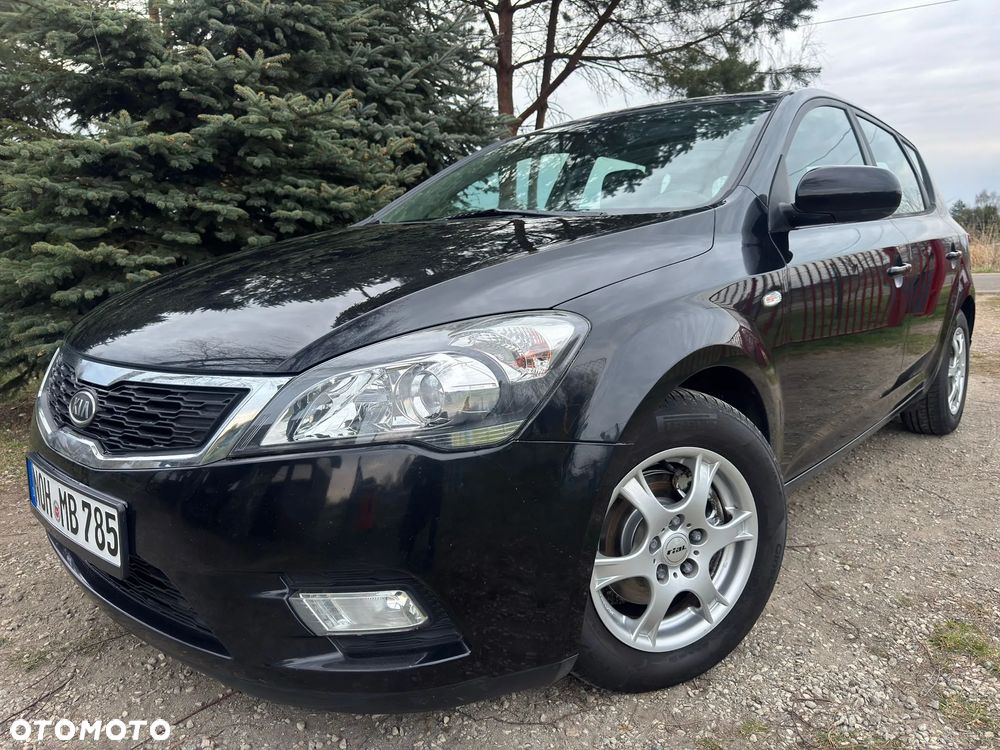 Kia Ceed 1.4 CVVT Dream-Team Edition - 22