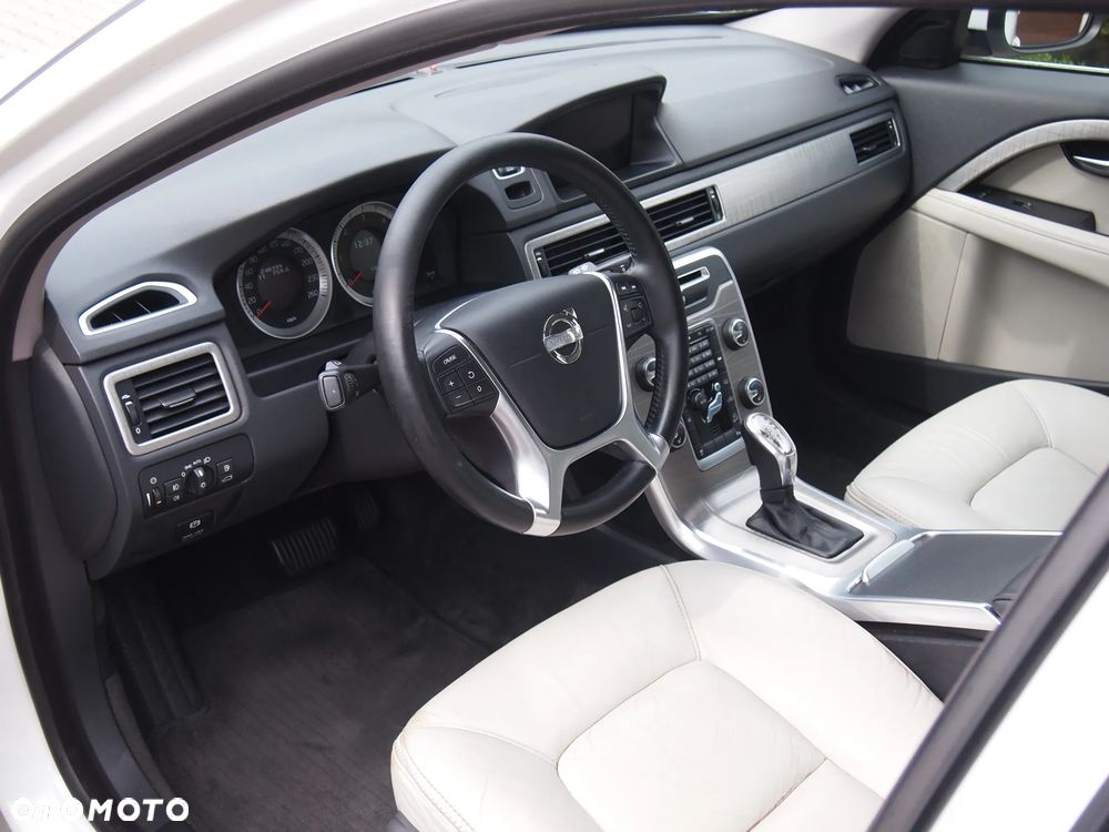 Volvo XC 70 D5 AWD Summum - 14