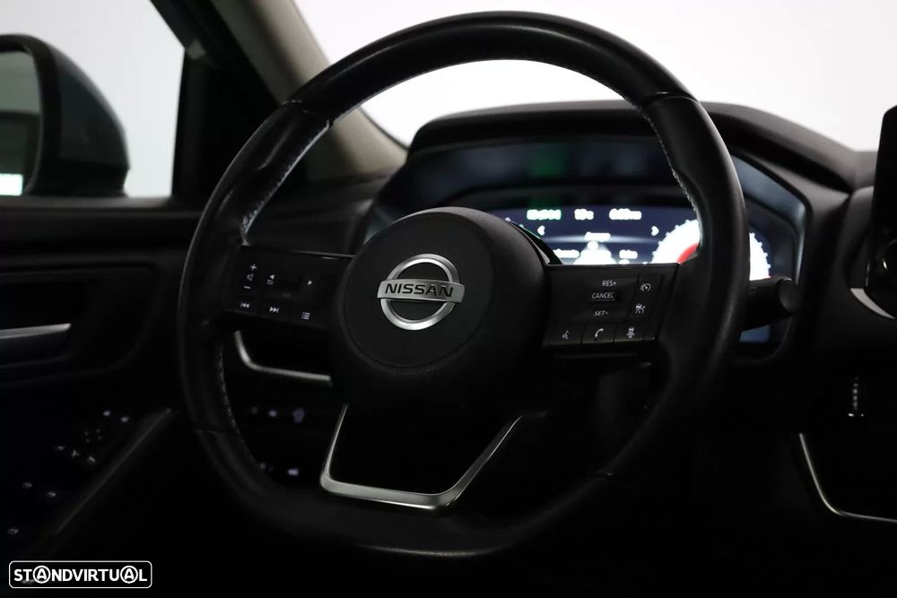 Nissan Qashqai 1.3 DIG-T N-Connecta LED+TT+SKY - 26