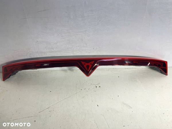 LAMPA TYLNA W KLAPE BLENDA CUPRA TERRAMAR EU
