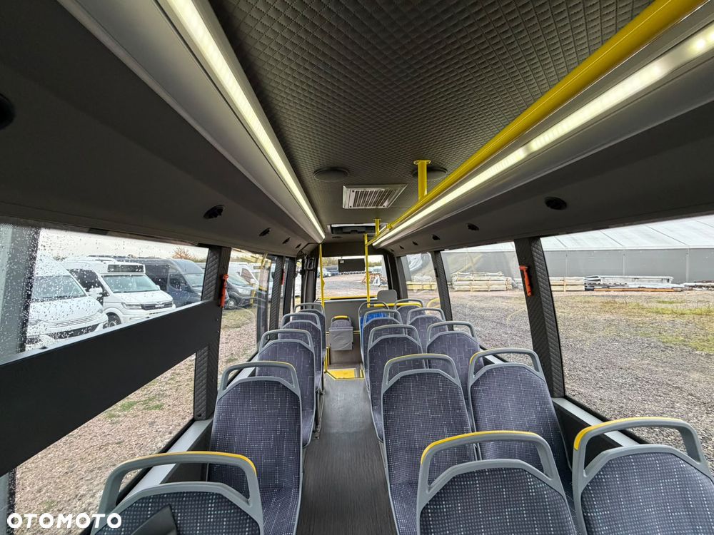 Mercedes-Benz Sprinter 519 - 19