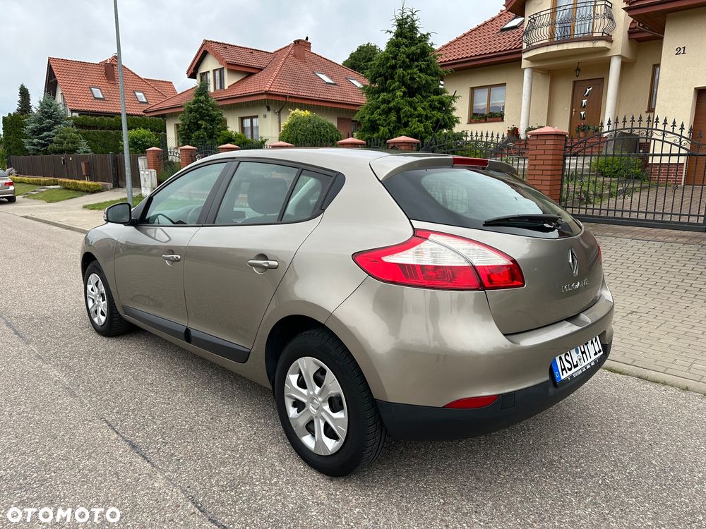 Renault Megane 1.6 16V Expression - 9