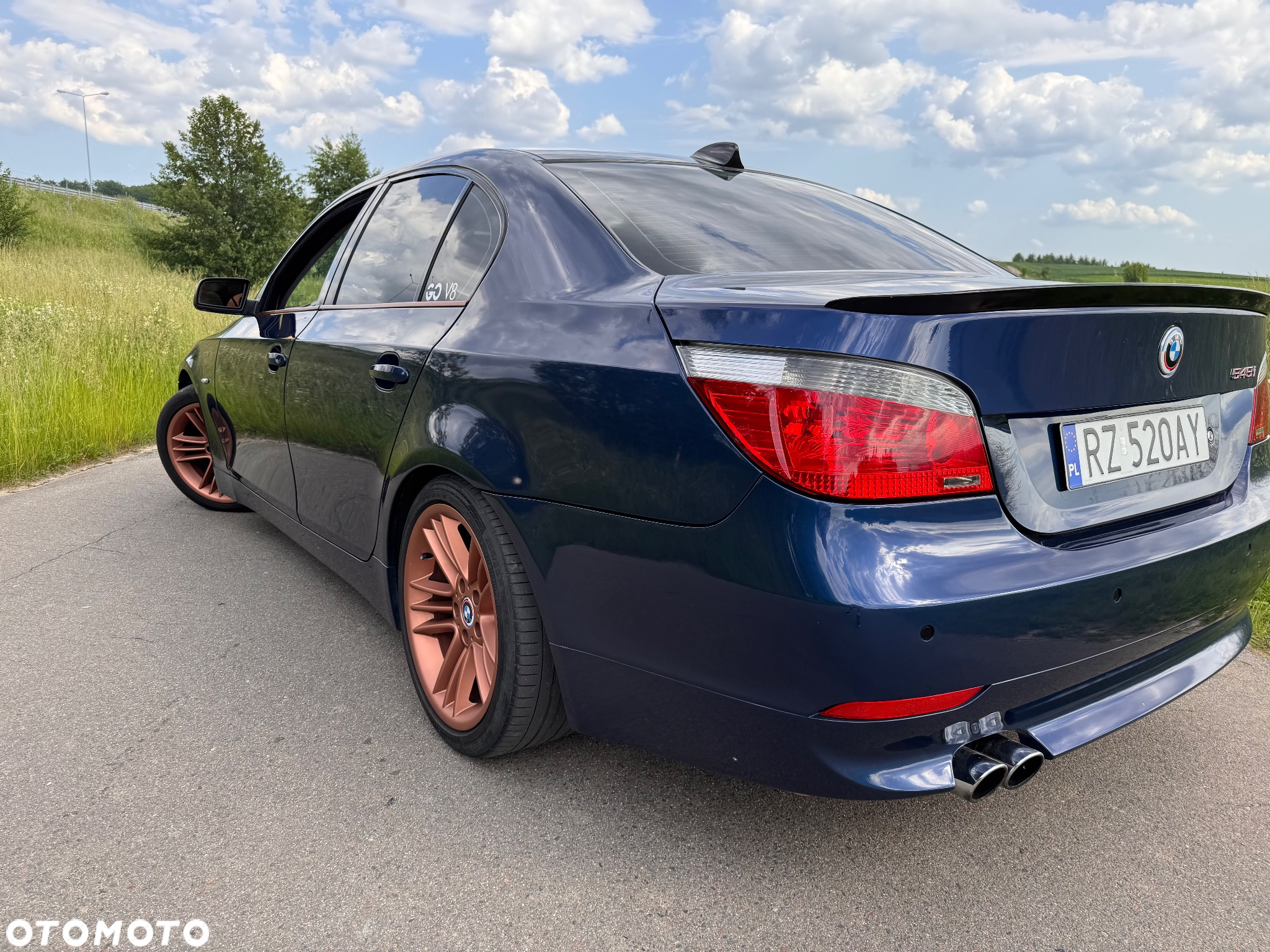 BMW Seria 5 545i - 11