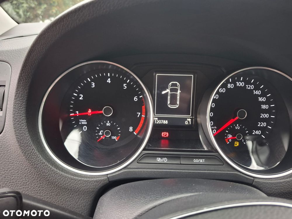 Volkswagen Polo 1.2 TSI (Blue Motion Technology) Cross - 24