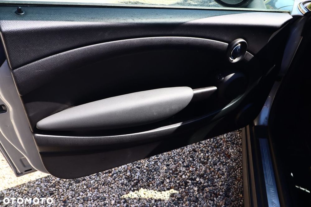 MINI Cooper Standard - 14