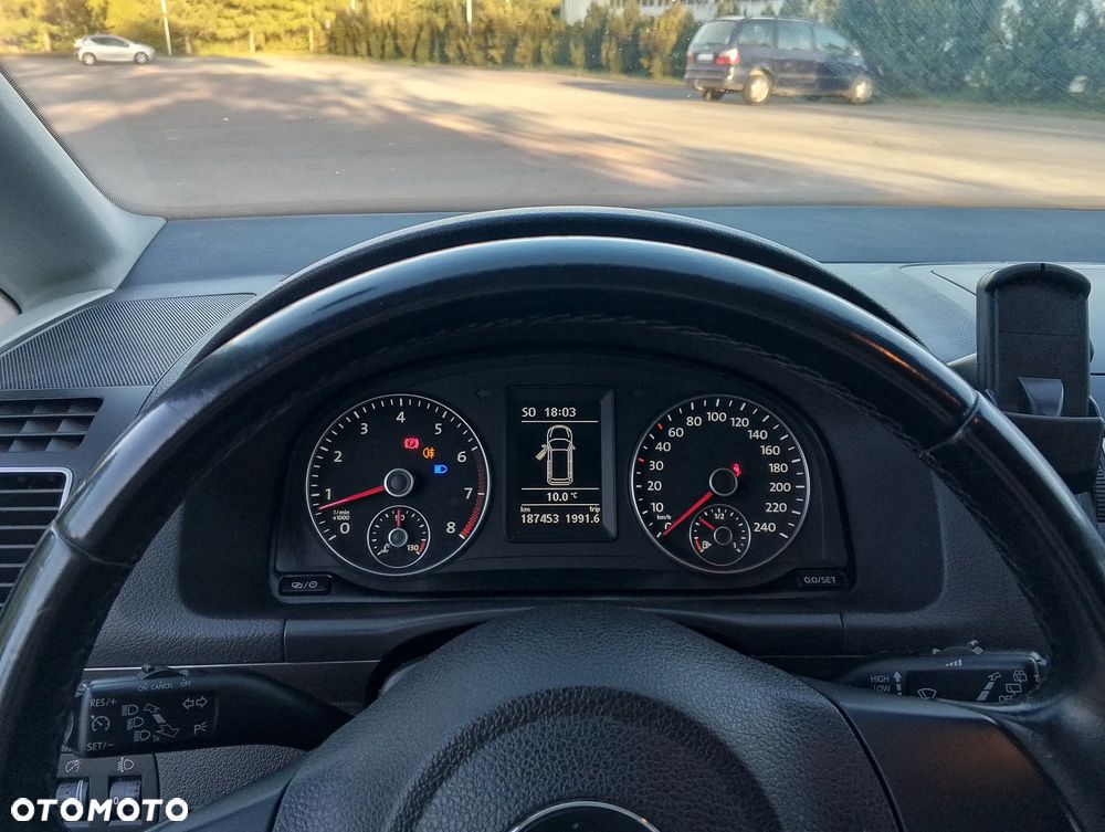 Volkswagen Touran 1.6 TDI DPF STYLE - 18