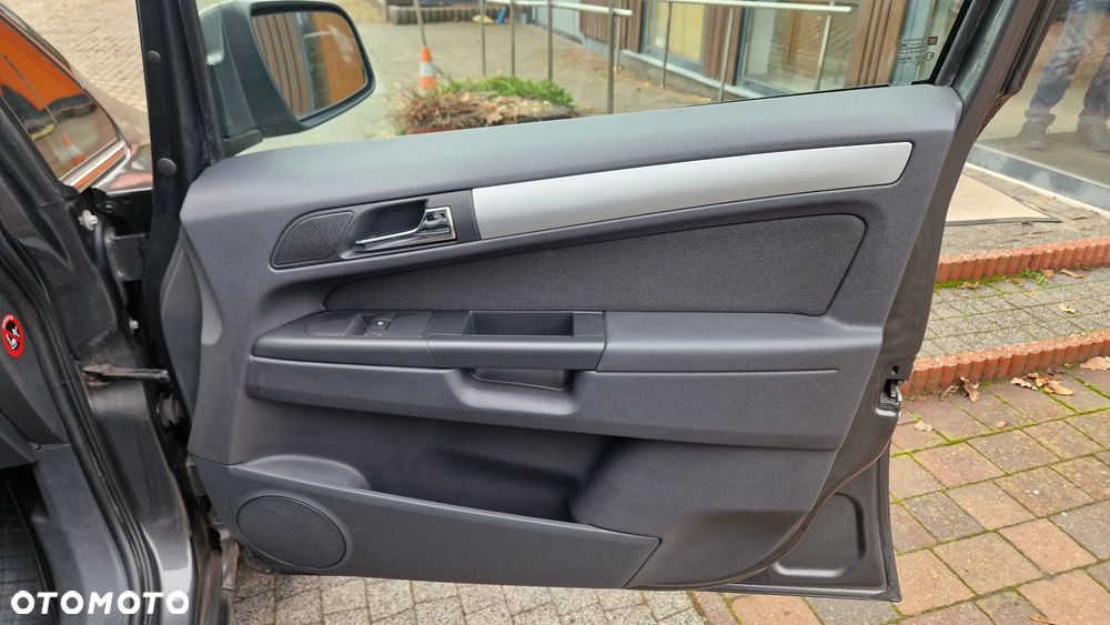 Opel Zafira - 29
