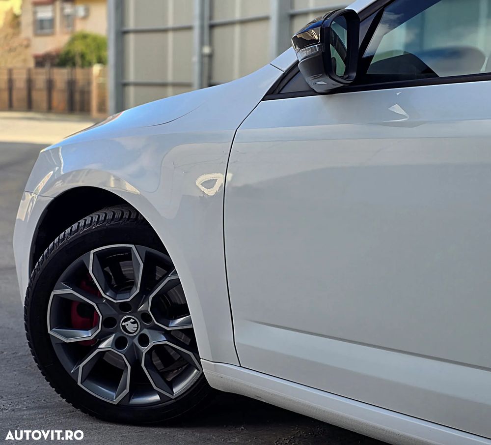 Skoda Octavia 2.0 TDI DSG RS - 29