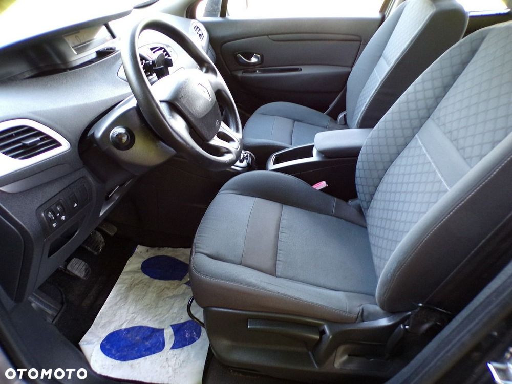Renault Grand Scenic - 22