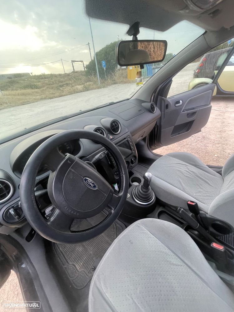 Ford Fiesta 1.4 Ghia - 3