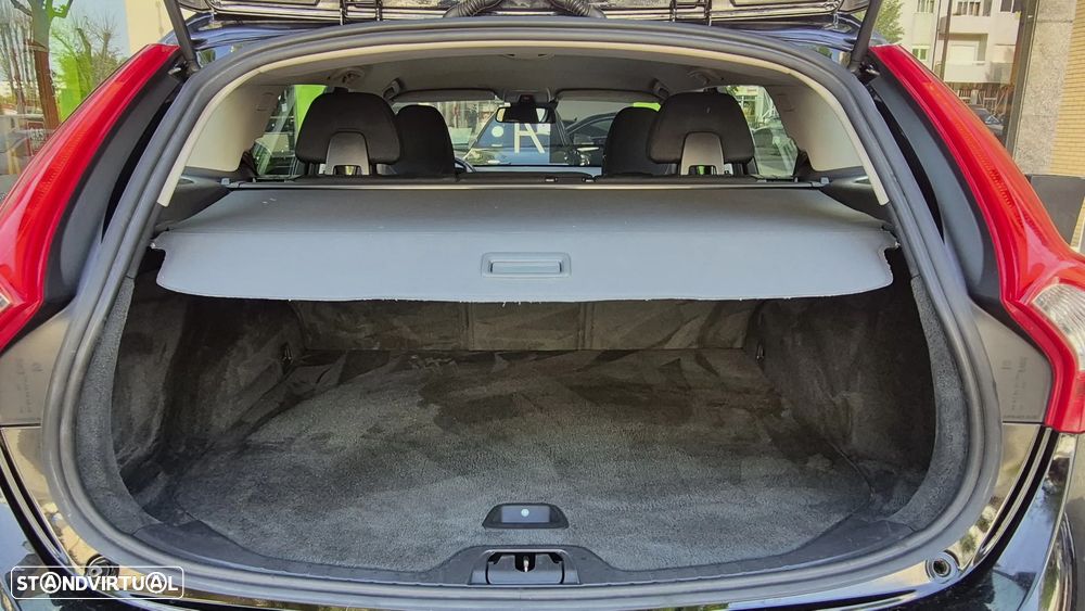 Volvo V60 D2 Kinetic - 16