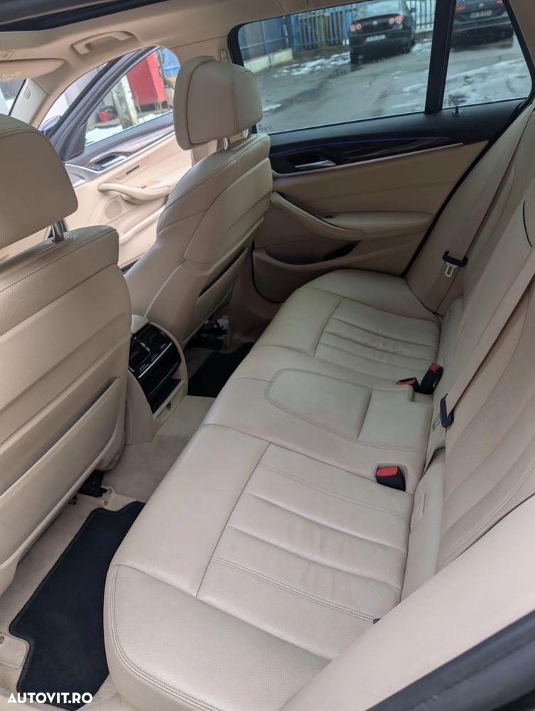 BMW Seria 5 530d xDrive AT - 17
