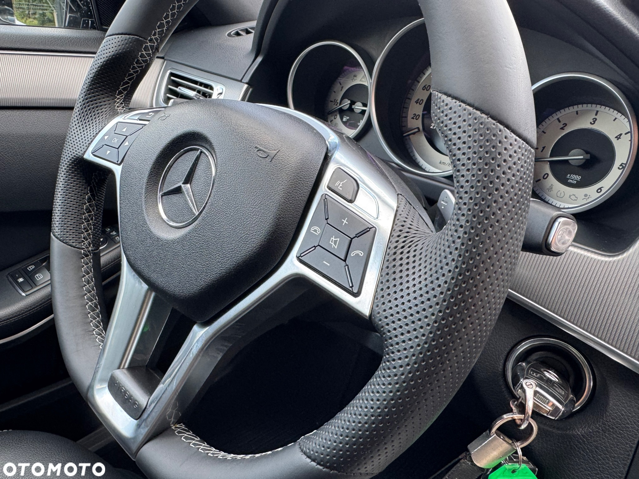 Mercedes-Benz Klasa E 350 d 4Matic T 9G-TRONIC Avantgarde - 26