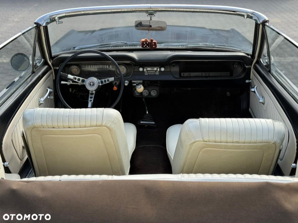 Ford Mustang - 12
