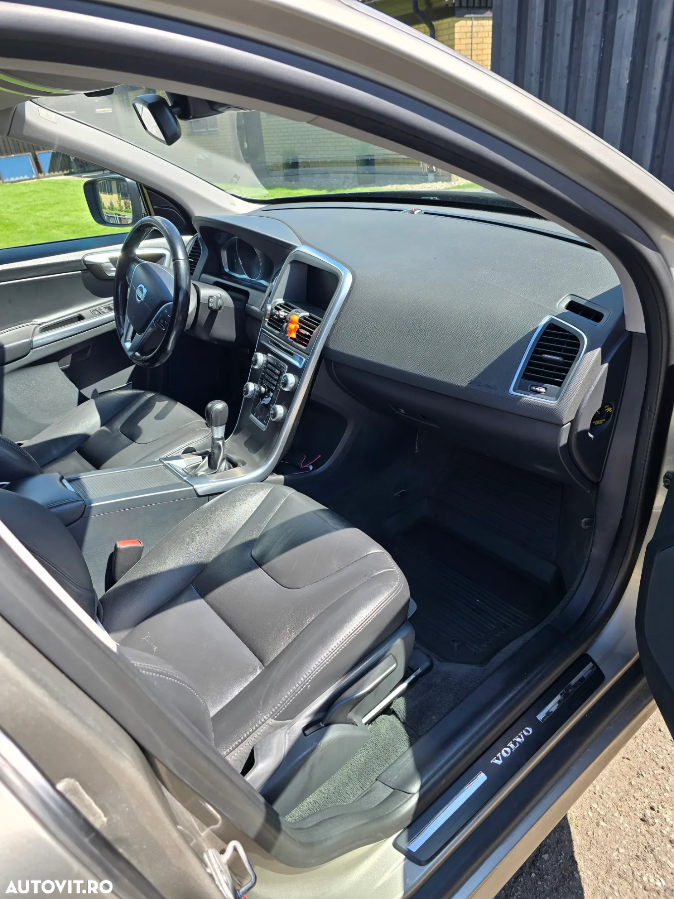 Volvo XC 60 D4 AWD Momentum - 2