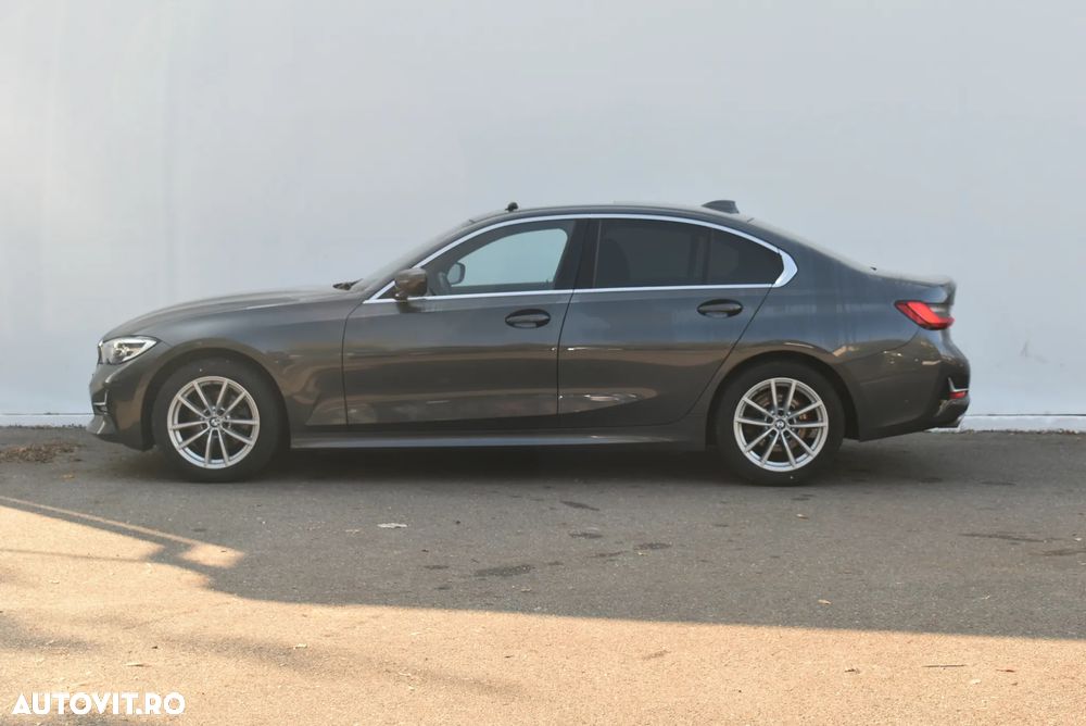 BMW Seria 3 320d xDrive AT MHEV - 9