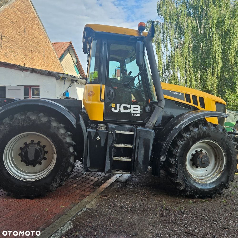 JCB FASTRAC 3230 - 3