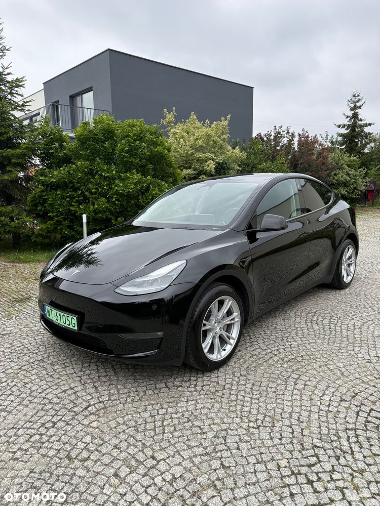 Tesla Model Y - 1