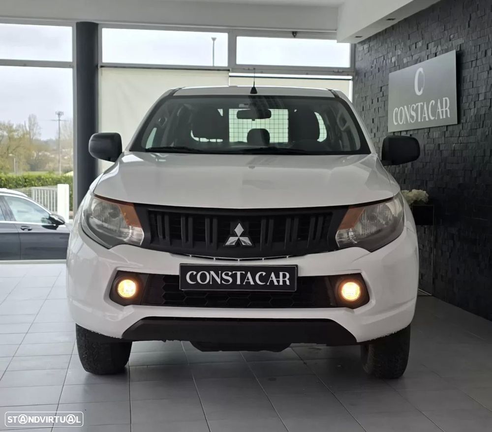 Mitsubishi L200 2.4 DI-D CD Invite 4WD - 2