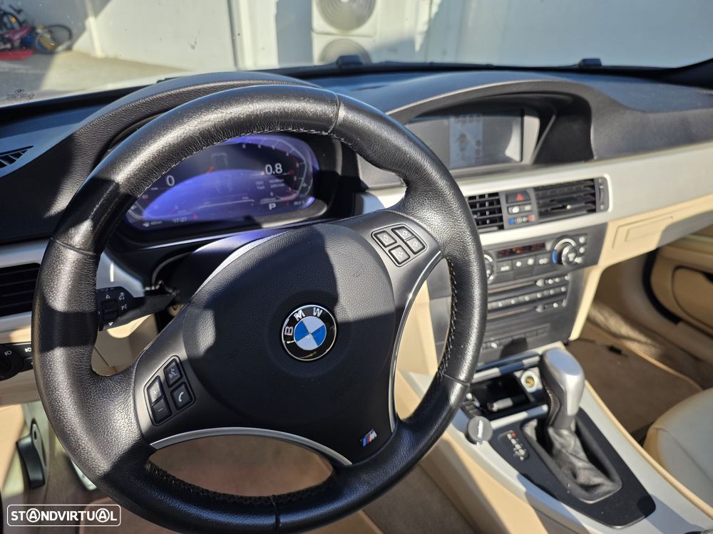 BMW 320 i Cabrio Auto - 3
