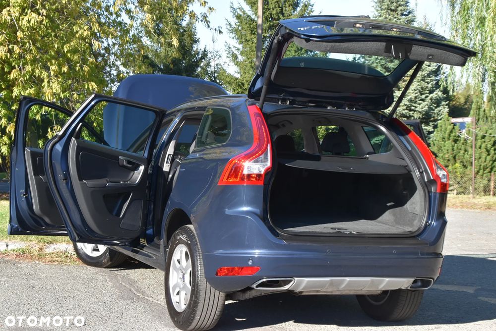 Volvo XC 60 D4 Momentum - 9