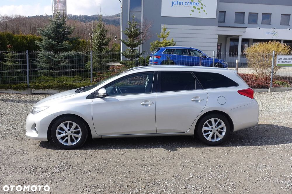 Toyota Auris 1.4 D-4D - 8