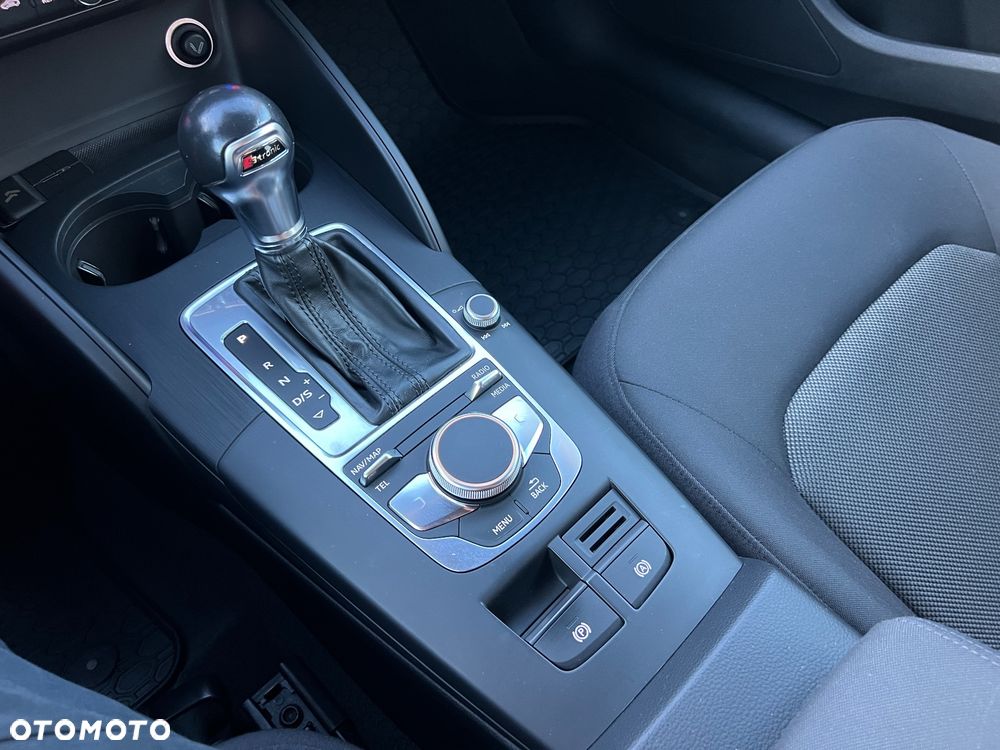 Audi A3 Sportback 1.6 TDI S tronic - 18
