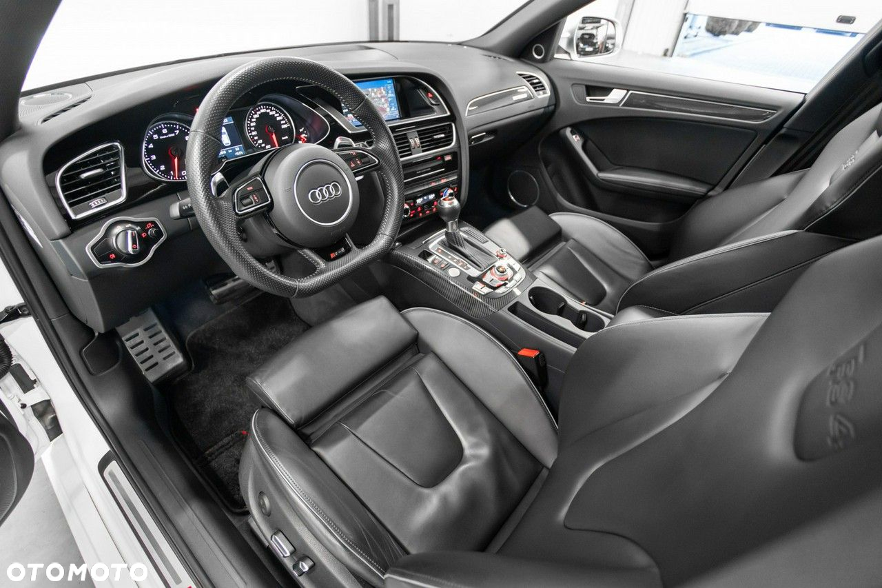 Audi RS4 Avant S tronic - 19