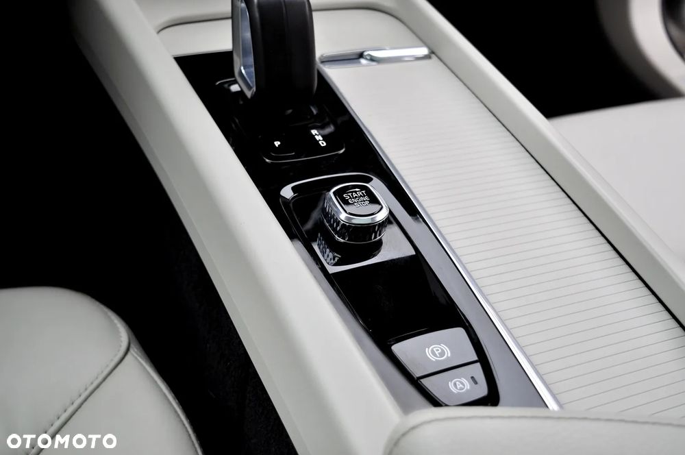 Volvo V60 B4 D Geartronic Momentum Pro - 33